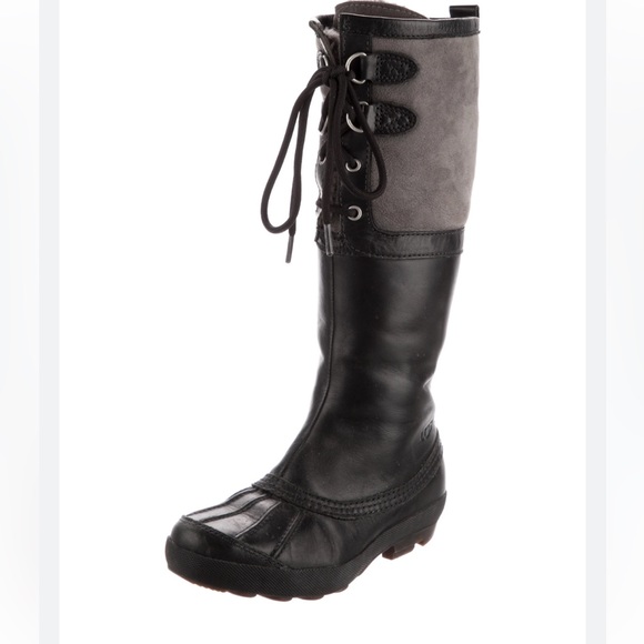 UGG Shoes - Ugg belcloud winter boot (rare) size 7